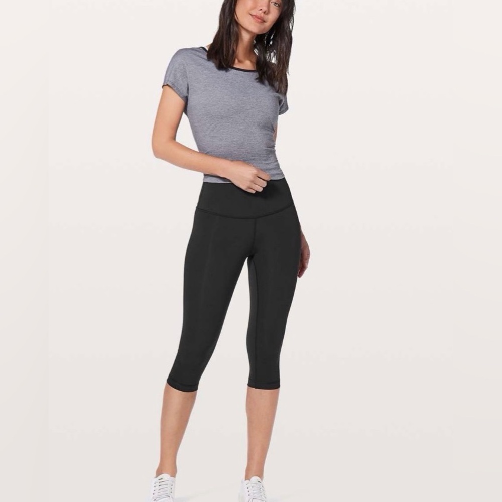 Lululemon Wunder Under Hi-Rise 1/2 Tight 17" - size 10 - color black